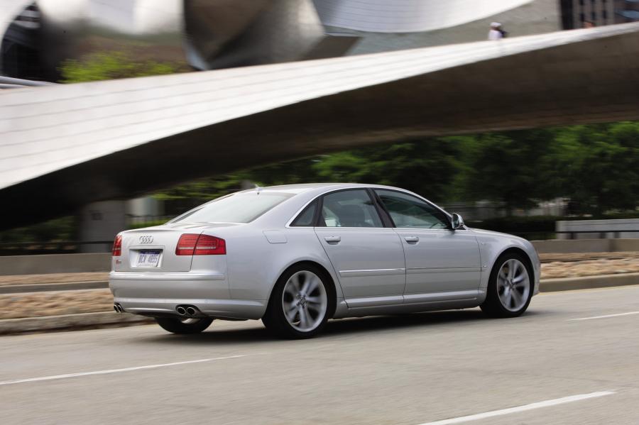  Audi S8 (D3) 2008 года  (NA) (фото 8 из 20)